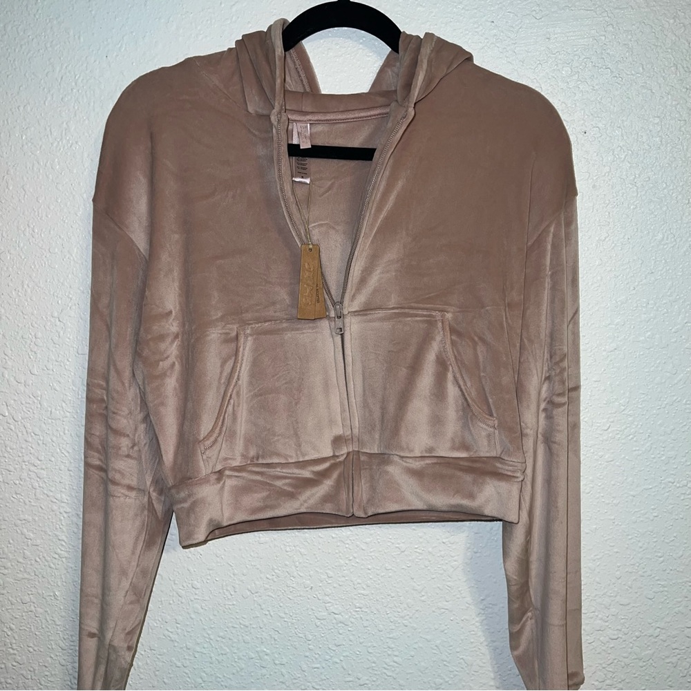 SKIMS VELVET CROPPED HOODIE